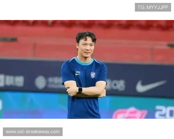 武汉三镇任命墨西哥籍主帅莫拉，邓卓翔转任体育总监