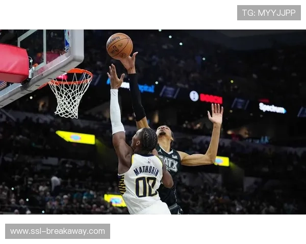 文班亚马攻防一体统治内线，马刺状元秀渐显巨星相